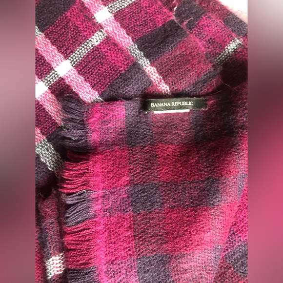 Banana Republic Rectangular Check Plaid Scarf - Picture 4 of 9
